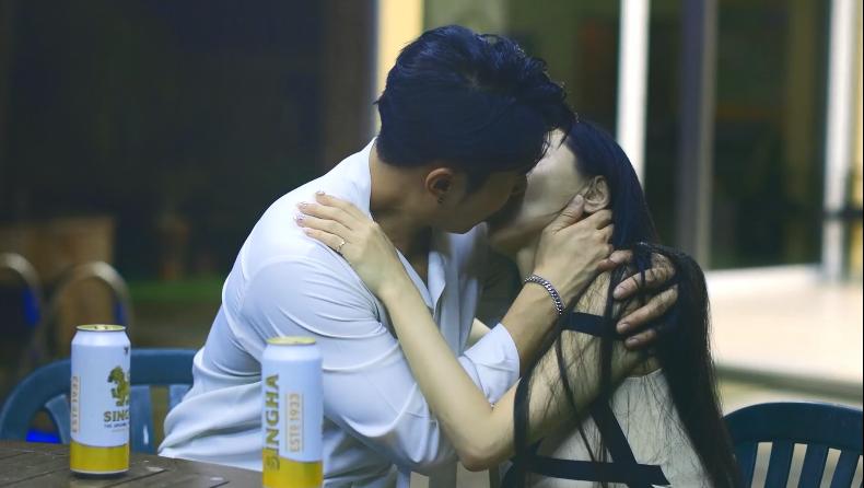 phim sex việt chị em Em rosababy lỗ lồn múp vụng trộm tự sướng trên xe taxi xanh
